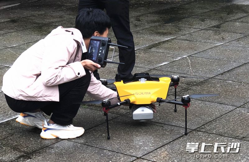 今年5月开始,学生前往中共湘区委员会旧址暨毛泽东与杨开慧故居十几趟,进行数据采集等工作。学校供图